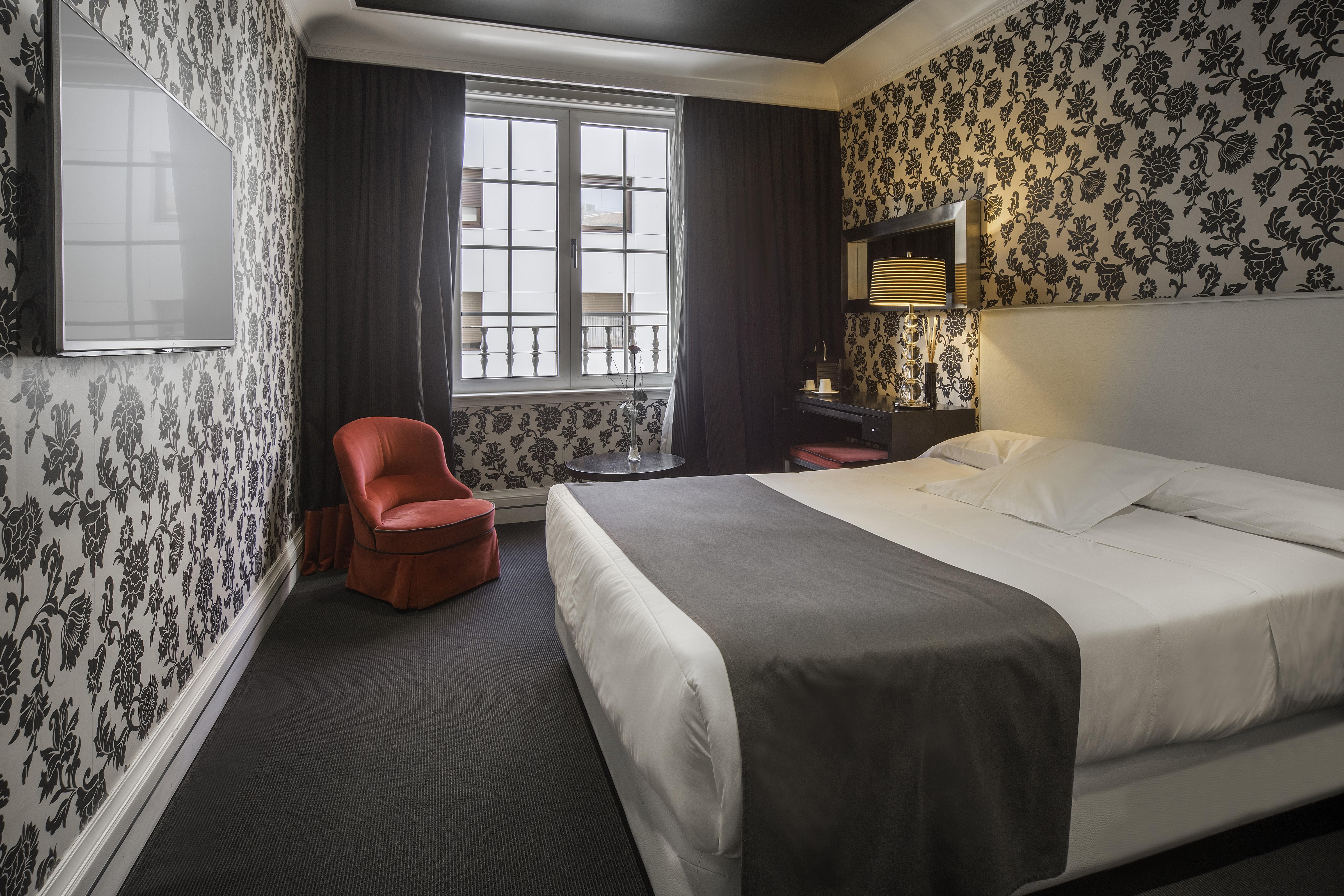 Hotel Lopez De Haro Bilbao Exterior foto A room at the hotel