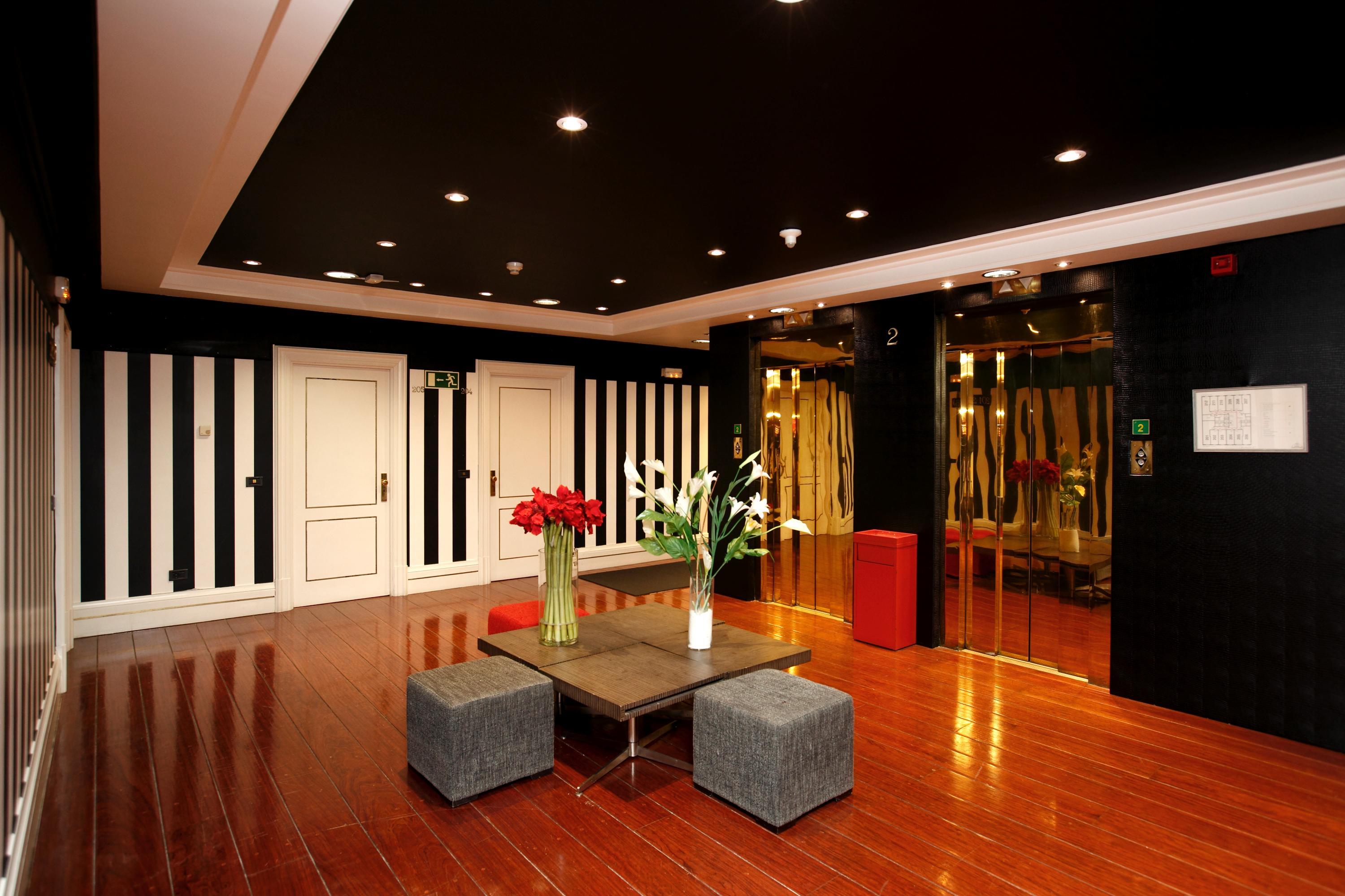Hotel Lopez De Haro Bilbao Exterior foto Lobby