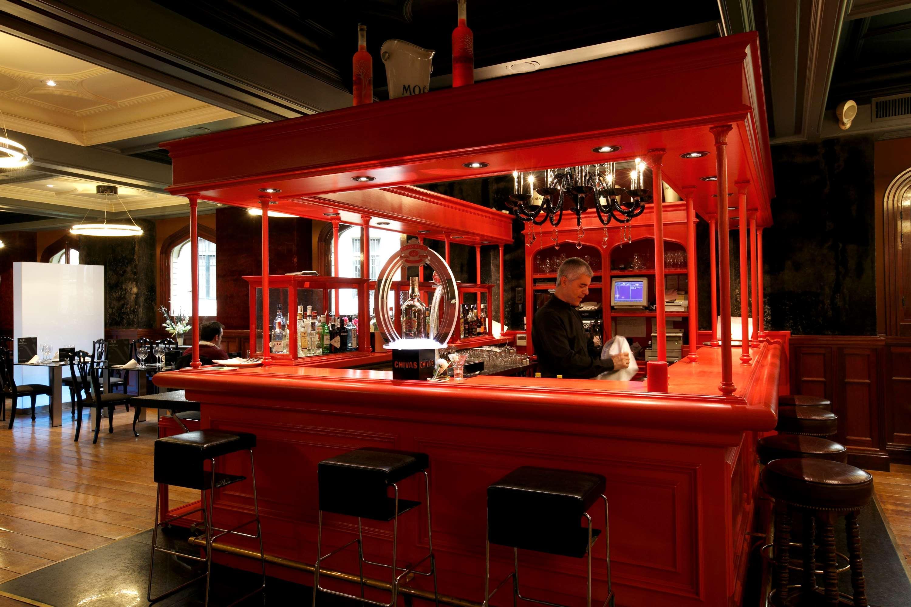 Hotel Lopez De Haro Bilbao Exterior foto The bar at the restaurant