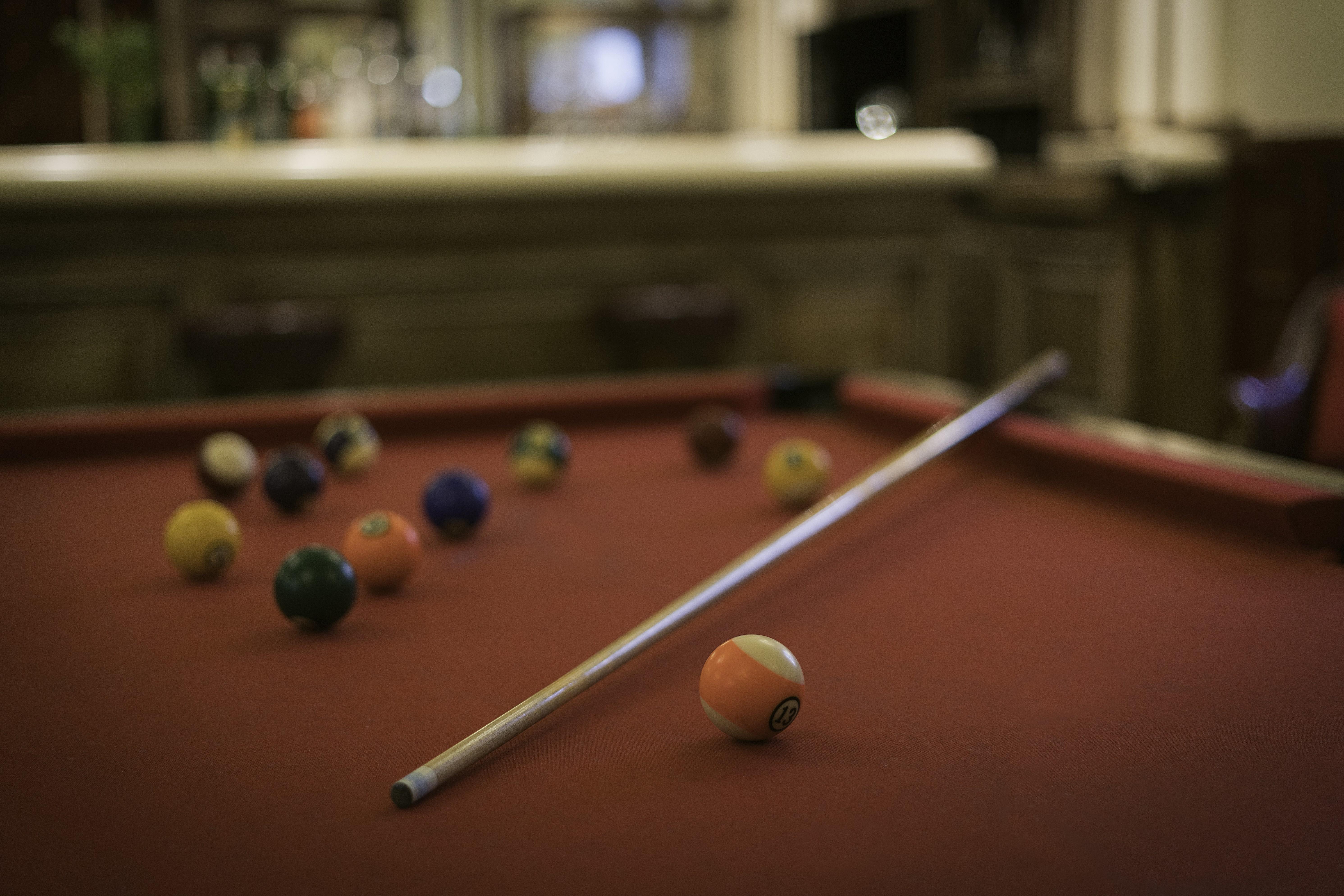 Hotel Lopez De Haro Bilbao Exterior foto A pool table