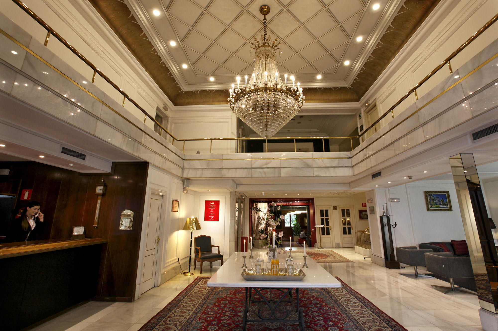 Hotel Lopez De Haro Bilbao Exterior foto Lobby